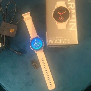 Garmin Vivoactive 5 in excellent condition.